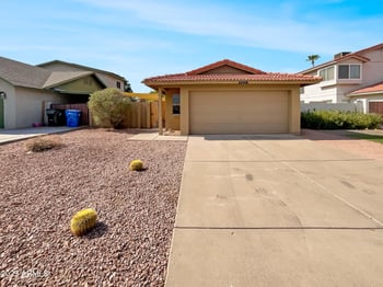 4901 Gelding Dr, Glendale, AZ 85306