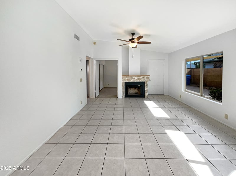4901 Gelding Dr, Glendale, AZ 85306