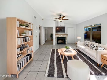 4901 Gelding Dr, Glendale, AZ 85306