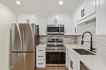 4901 Calle Los Cerros Dr #202, Tempe, AZ 85282