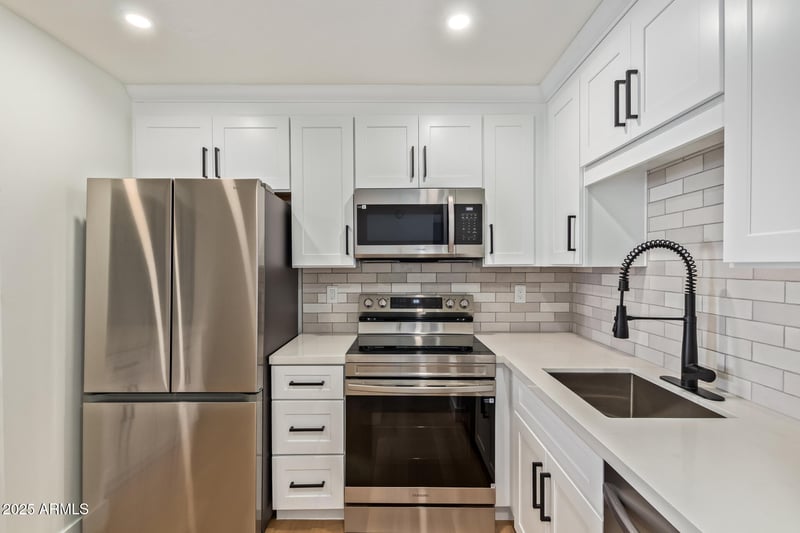 4901 Calle Los Cerros Dr #202, Tempe, AZ 85282
