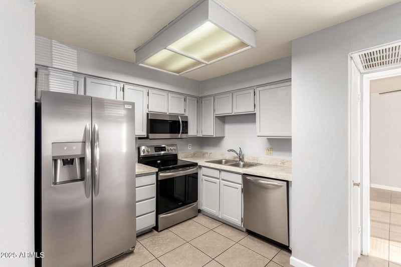4901 S Calle Los Cerros Dr #233, Tempe, AZ 85282