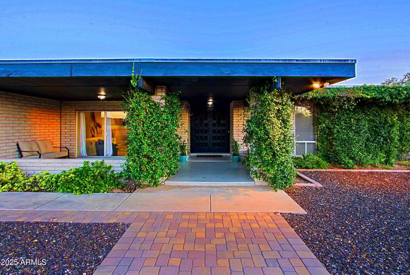 4901 Soft Wind Dr, Glendale, AZ 85310