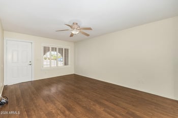 4901 Wagoner Rd, Glendale, AZ 85308