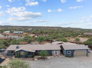 49011 7th Ave, New River, AZ 85087