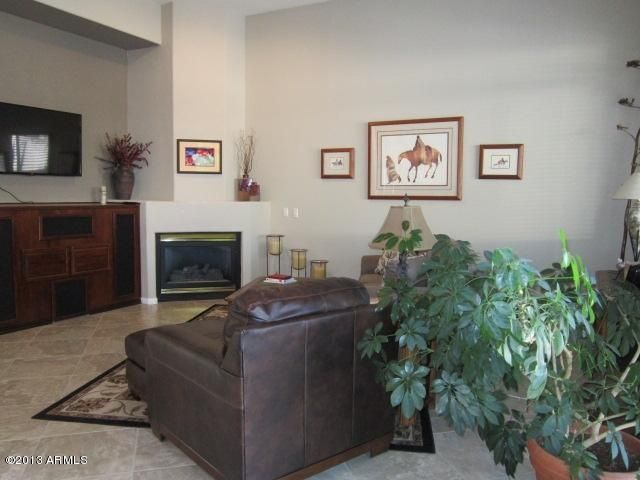 4902 E Daley Ln, Phoenix, AZ 85054