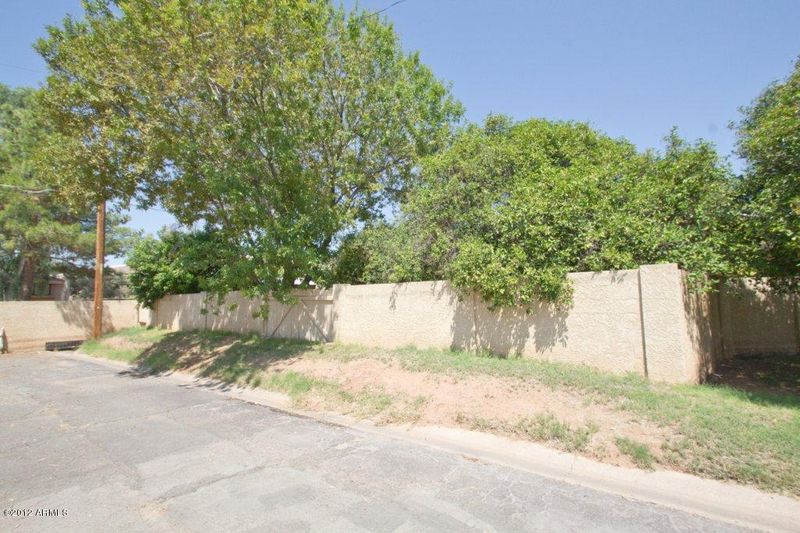 4902 N 45th St, Phoenix, AZ 85018