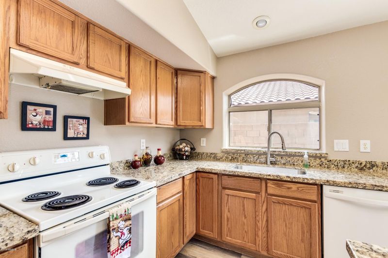 4903 E Cherry Hills Dr, Chandler, AZ 85249