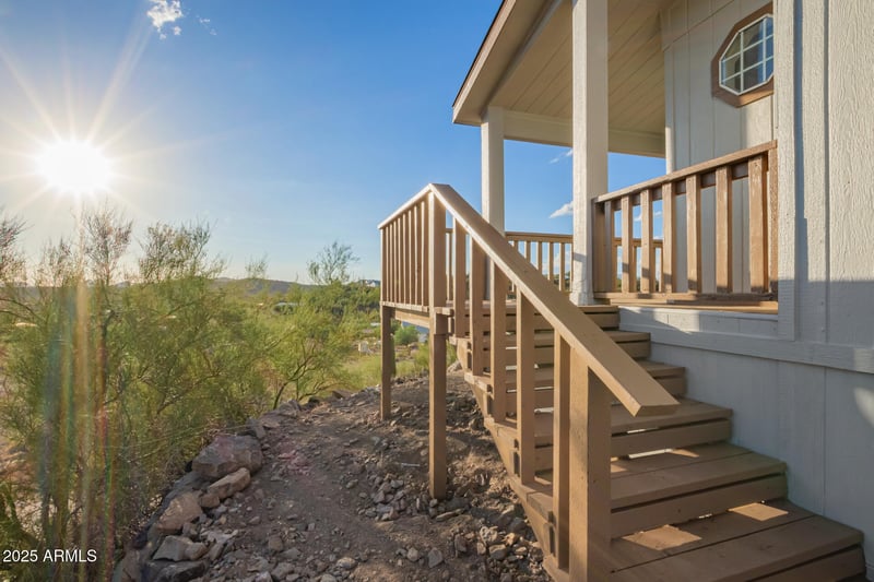 49039 24th Ave, New River, AZ 85087