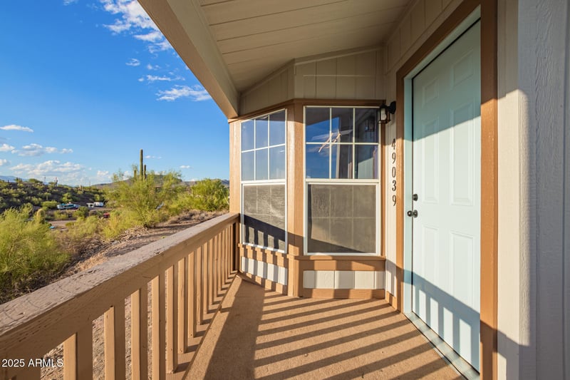 49039 24th Ave, New River, AZ 85087