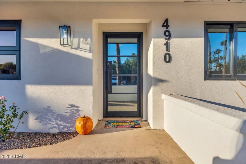 4910 Shaw Butte Dr, Scottsdale, AZ 85254
