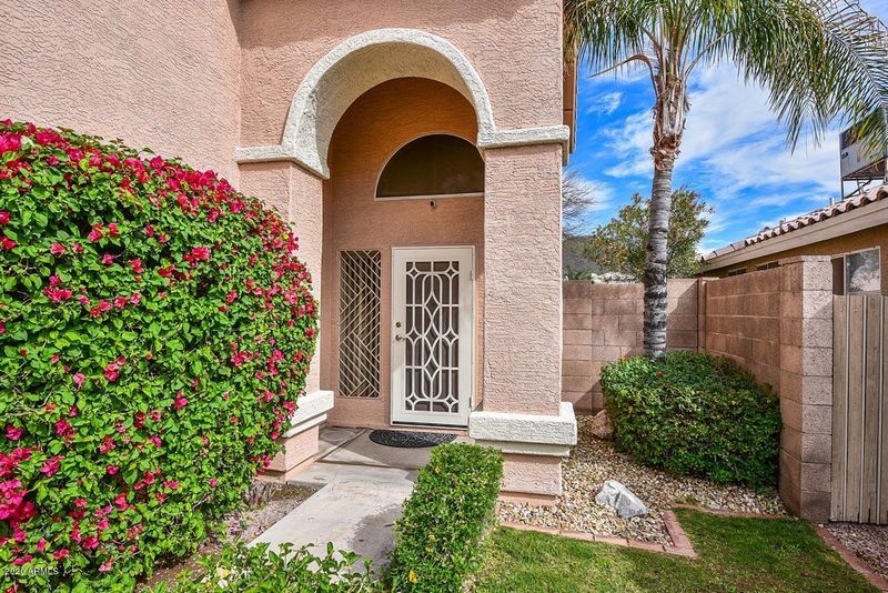 4910 W Wikieup Ln W, Glendale, AZ 85308