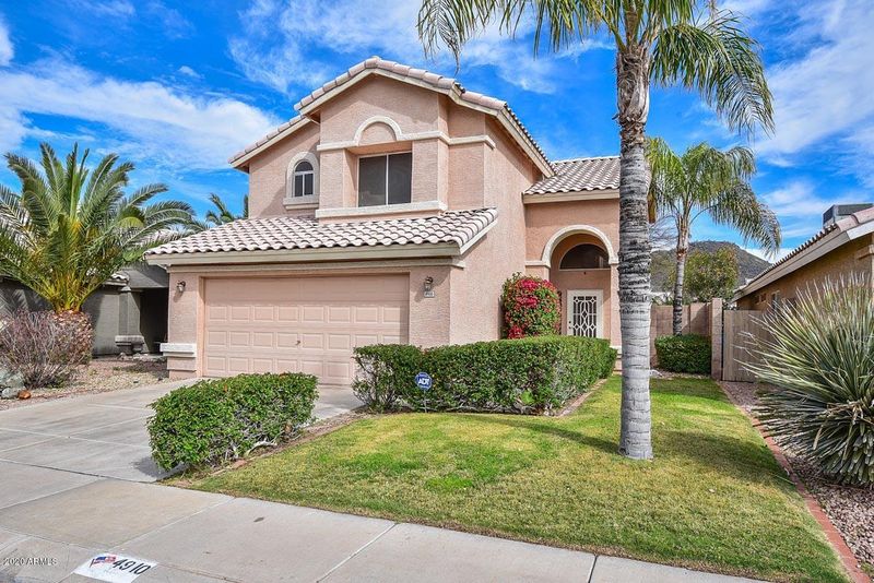 4910 W Wikieup Ln W, Glendale, AZ 85308