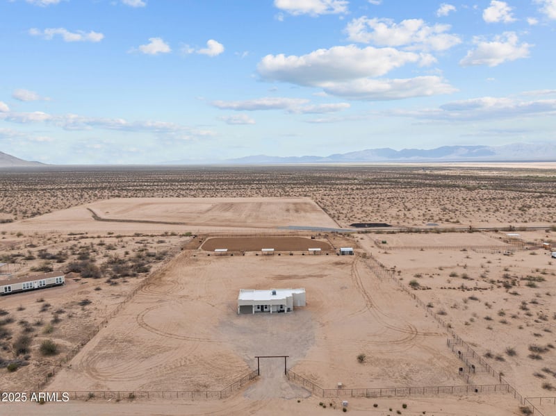 49102 530th Ave, Aguila, AZ 85320