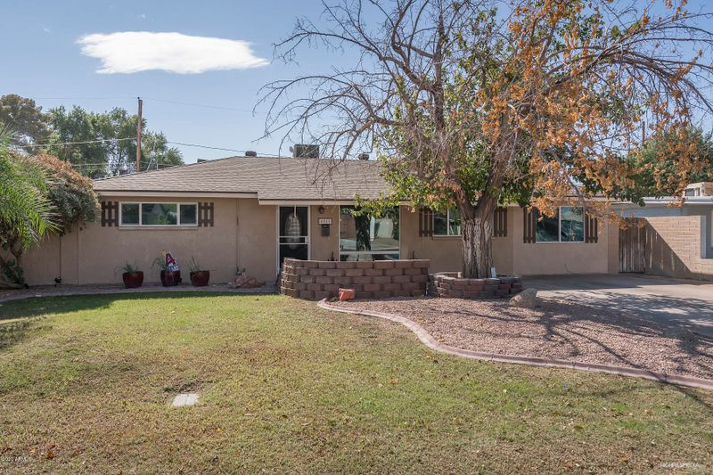 4911 E Piccadilly Rd, Phoenix, AZ 85018
