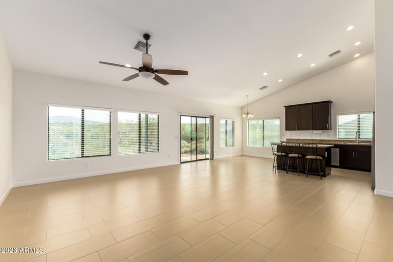 49112 3rd Ave, New River, AZ 85087