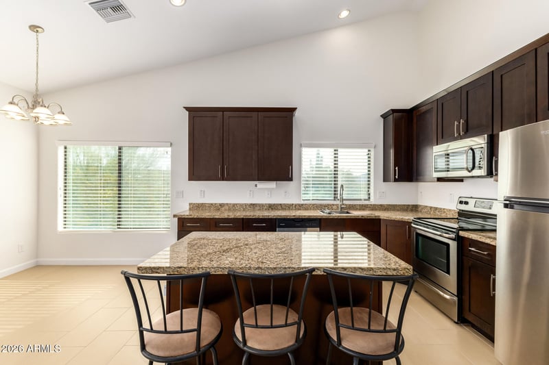 49112 3rd Ave, New River, AZ 85087