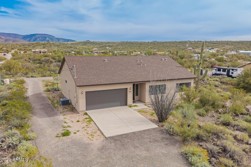 49112 3rd Ave, New River, AZ 85087