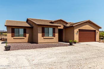 49115 1st Ln, New River, AZ 85087