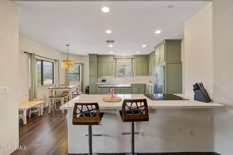 49123 13th Ave, New River, AZ 85087