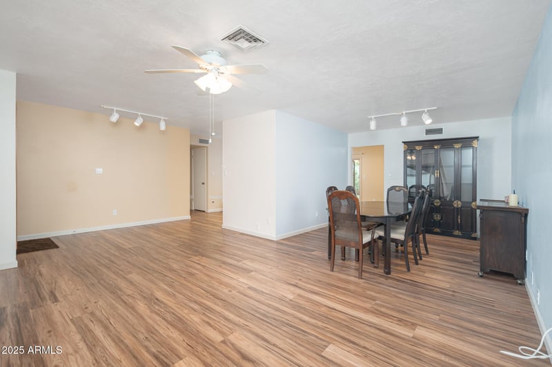 4915 Larkspur Dr, Glendale, AZ 85304