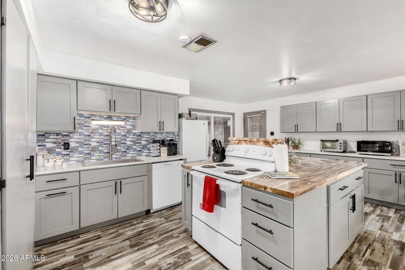 4915 W Morten Ave, Glendale, AZ 85301