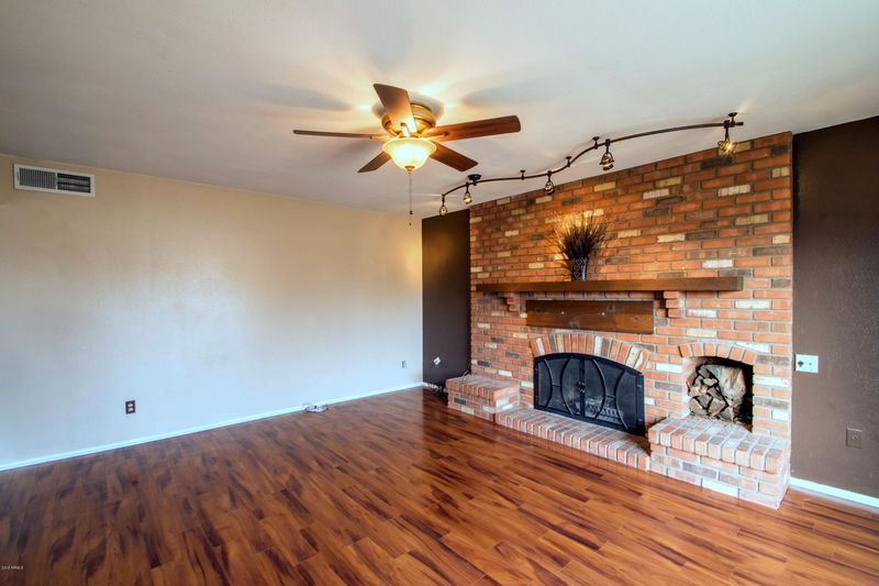 4916 W Turquoise Ave, Glendale, AZ 85302