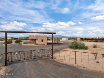 49204 529th Ave, Aguila, AZ 85320