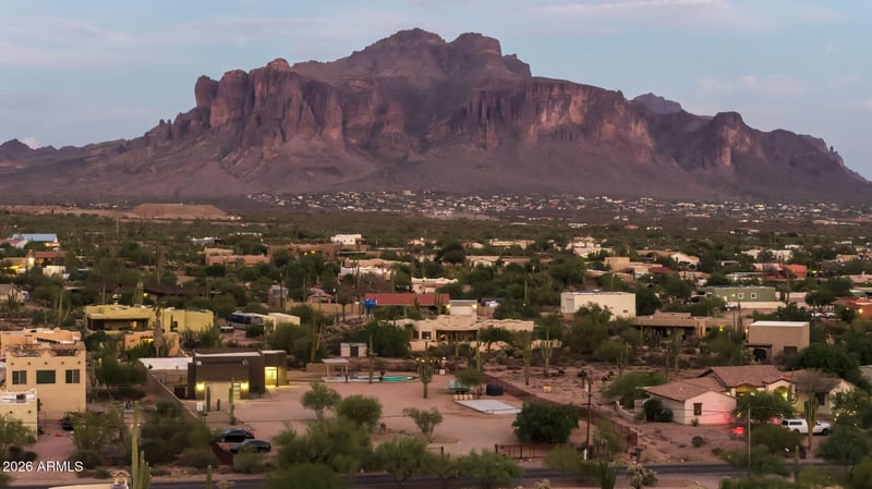 4921 N Wolverine Pass Rd, Apache Junction, AZ 85119