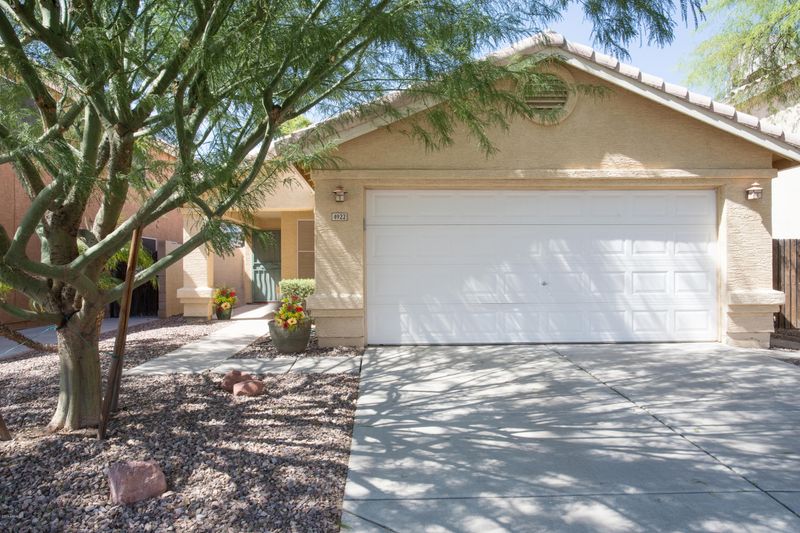 4922 W Oraibi Dr, Glendale, AZ 85308