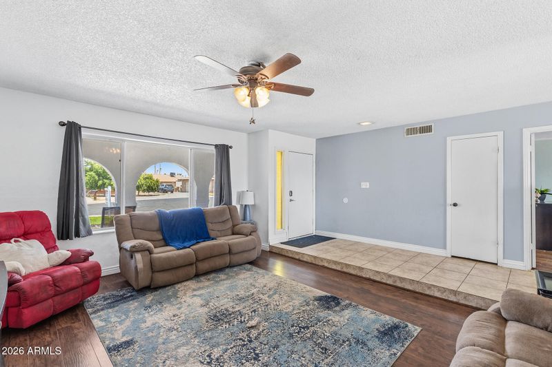 4923 W Becker Ln, Glendale, AZ 85304