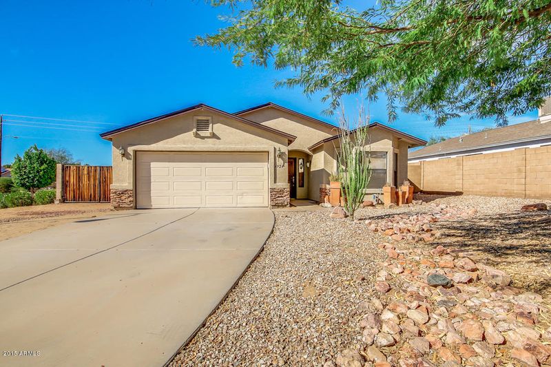 4924 W Lindner Dr, Glendale, AZ 85308