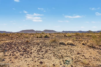 4924 Silva Dr, New River, AZ 85087