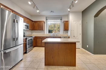 4927 Escuda Dr, Glendale, AZ 85308