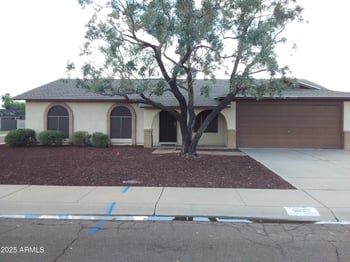 4927 Villa Maria Dr, Glendale, AZ 85308