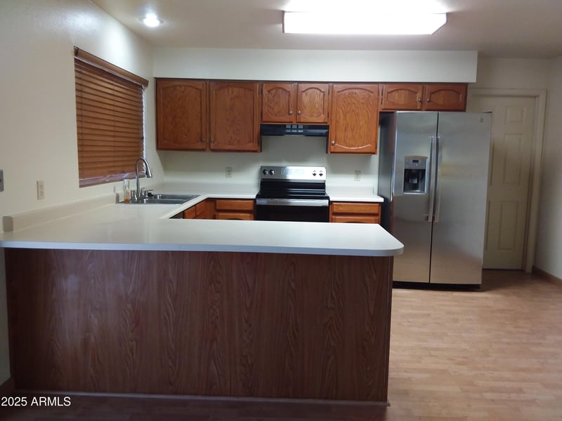 4927 Villa Maria Dr, Glendale, AZ 85308