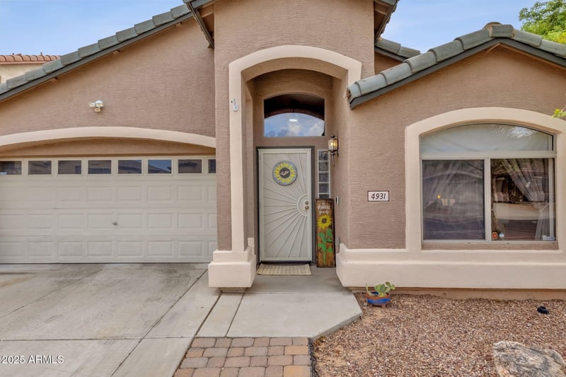 4931 Desert Dr, Laveen, AZ 85339
