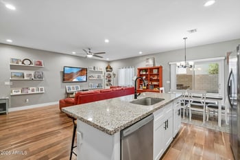 4931 11th Pl, Phoenix, AZ 85040
