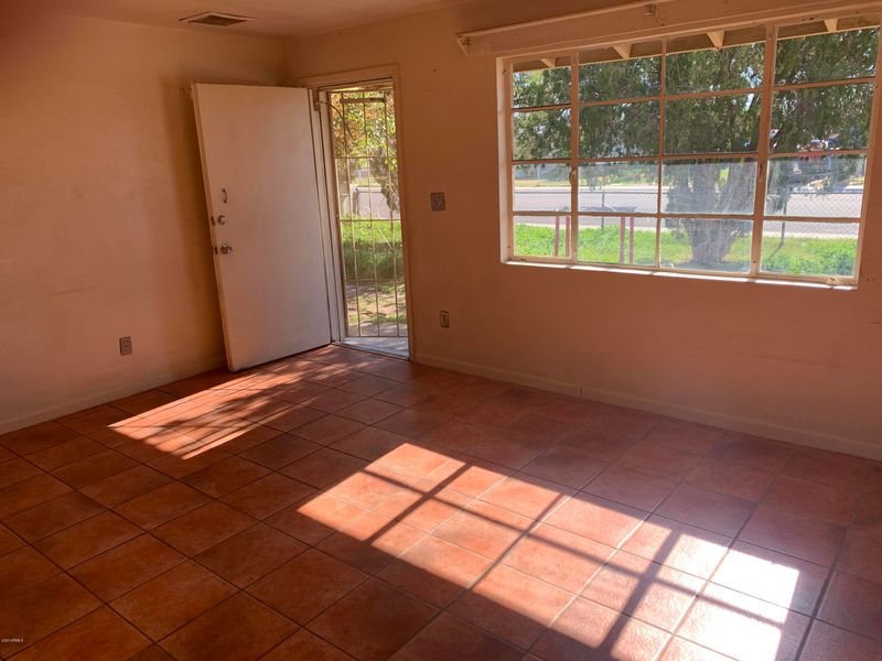 4932 W Citrus Way, Glendale, AZ 85301