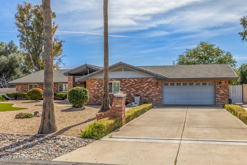 4933 Fallen Leaf Ln, Glendale, AZ 85310