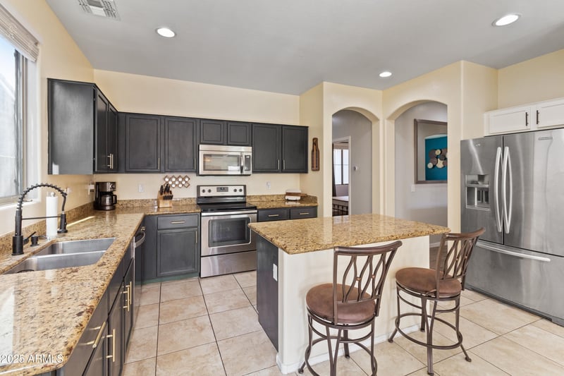 4933 Melody Ln, Laveen, AZ 85339