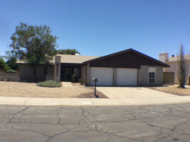 4933 W Laurie Ln, Glendale, AZ 85302