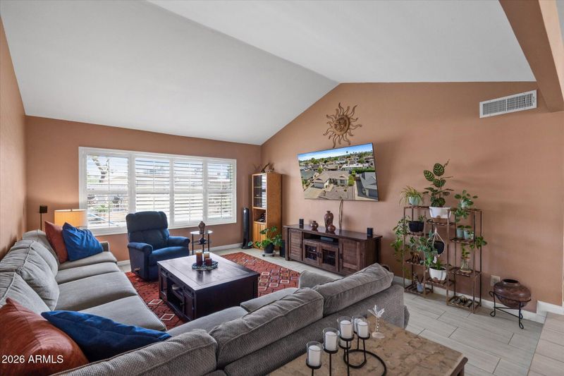4933 W Onyx Ave, Glendale, AZ 85302