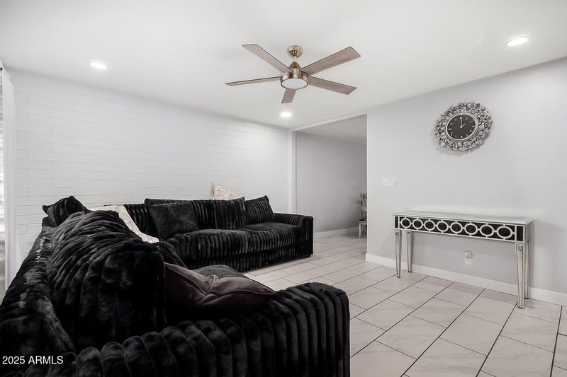 4938 Mclellan Rd, Glendale, AZ 85301