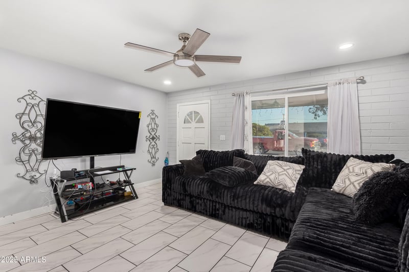 4938 Mclellan Rd, Glendale, AZ 85301