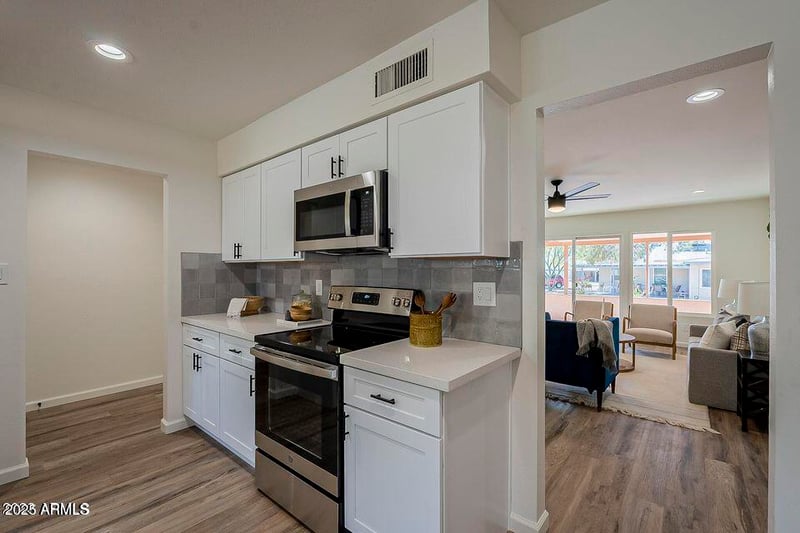 4946 Lake Point Cir, Phoenix, AZ 85044