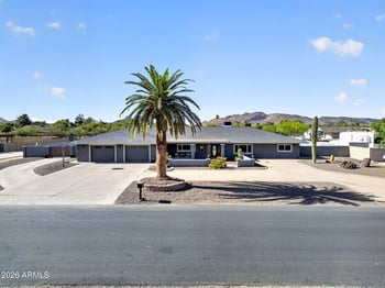 4946 W Creedance Blvd, Glendale, AZ 85310