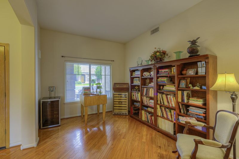 4949 E Michelle Dr, Scottsdale, AZ 85254