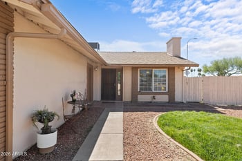 4955 Golden Ln, Glendale, AZ 85302