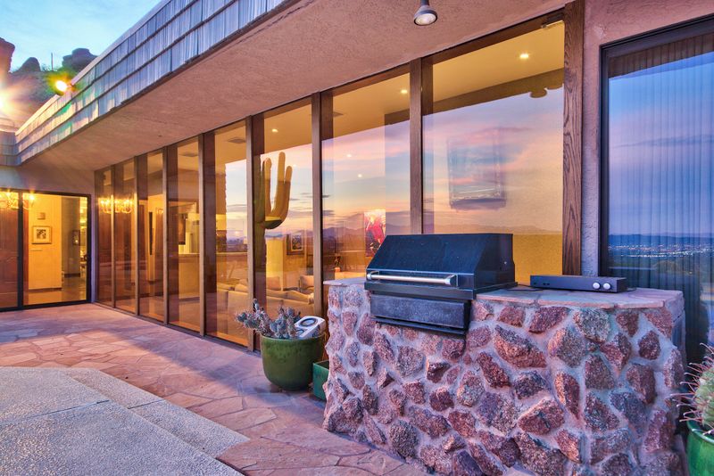 4960 E Red Rock Dr, Phoenix, AZ 85018